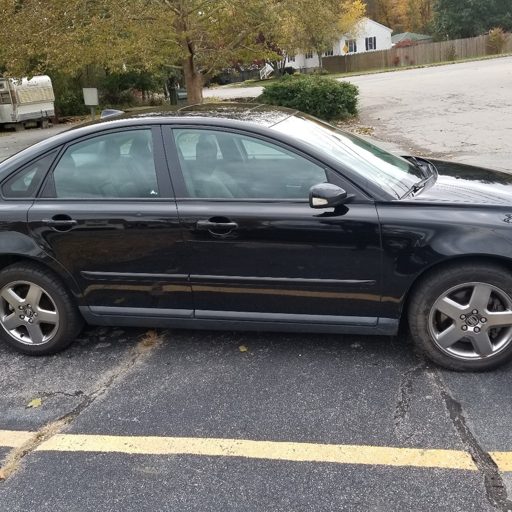 Yes I'm selling my 2006 Volvo